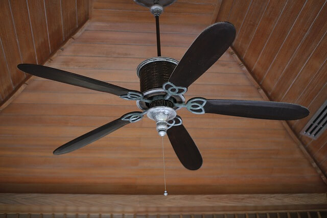 The Complete Guide to Cleaning Ceiling Fans Without Getting Dust Everywhere