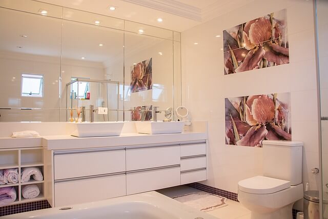 Essential Tips for Maintaining a Spotless Bathroom